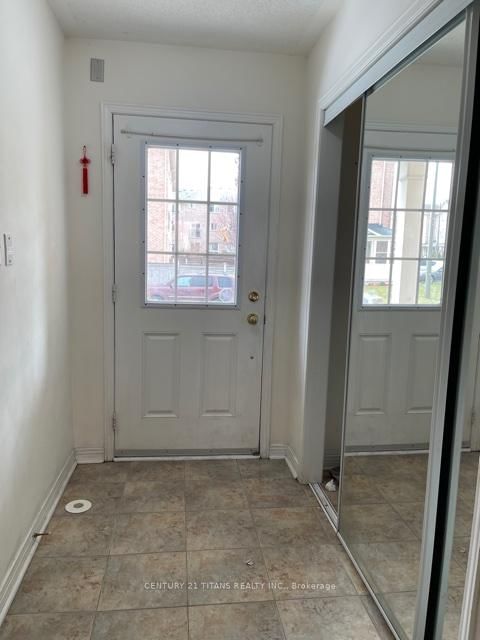 32 Etienne Street