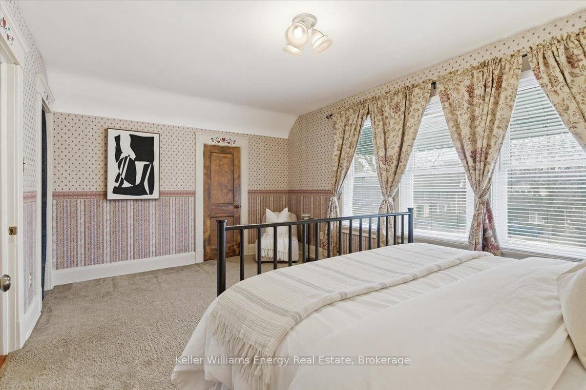 482 N Simcoe Street • Oshawa, ON photo 13