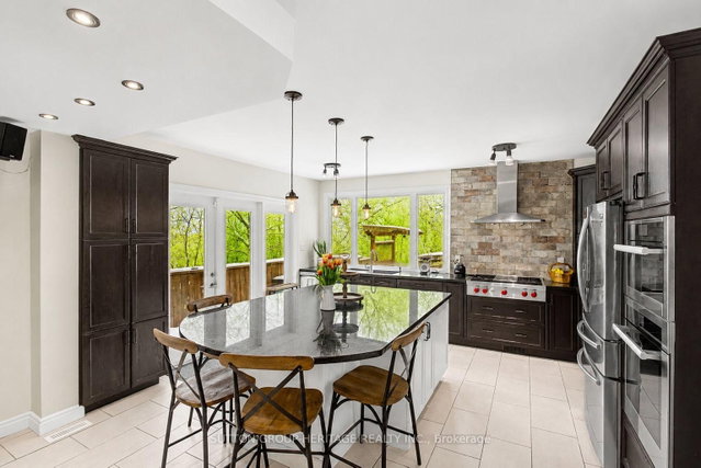2460 Sixth Concession Road