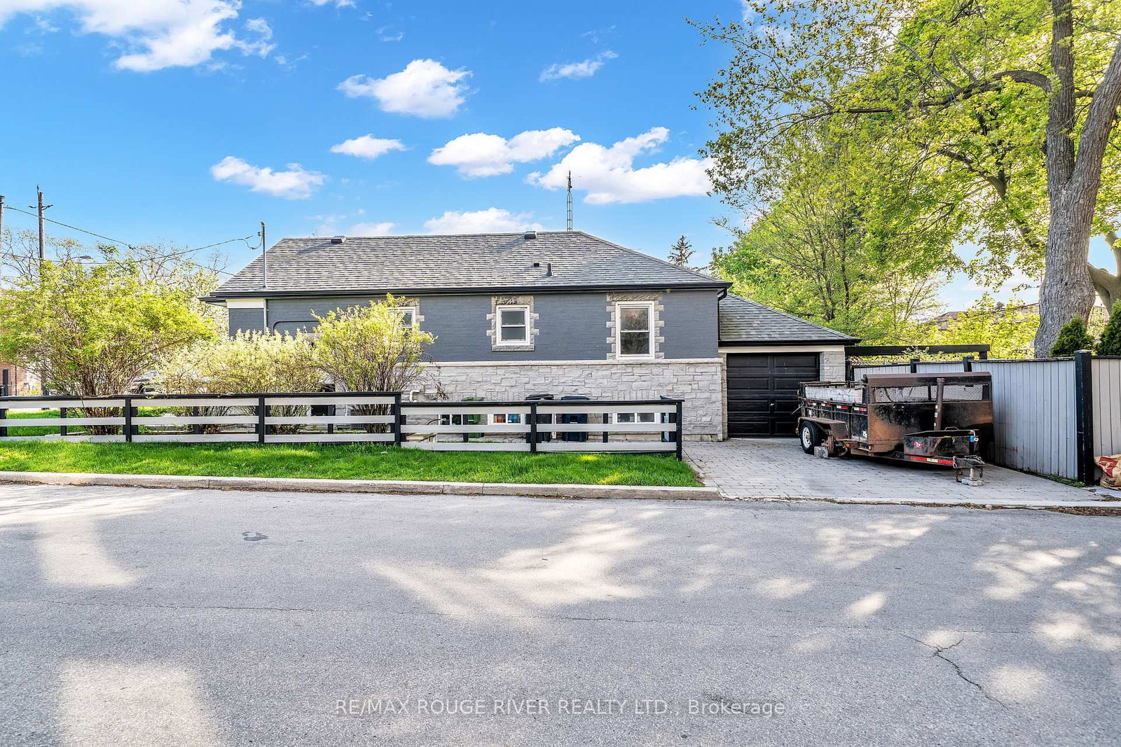 1306 Kingston Road • Toronto, ON photo 5