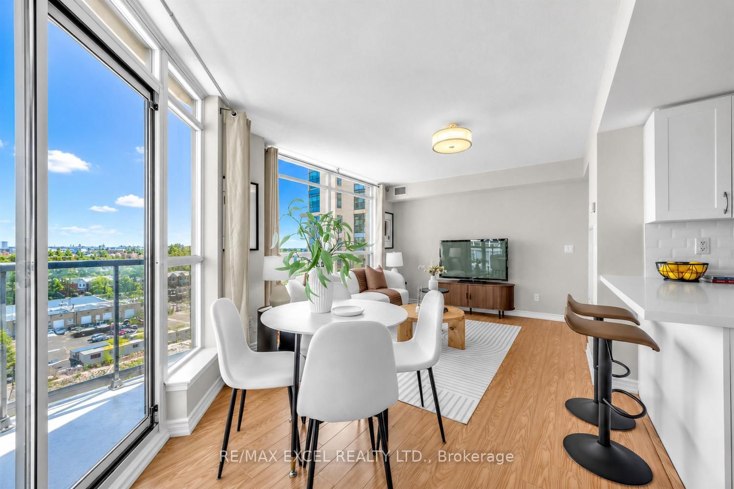 340 Watson Street W, Unit 916 - Photo 10