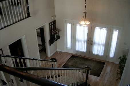 1645 Acorn Lane, Pickering, L1Y1A7 | Image 2