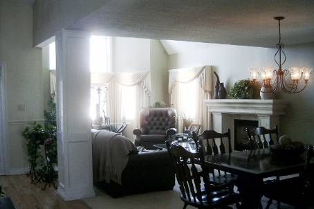 1645 Acorn Lane, Pickering, L1Y1A7 | Image 3