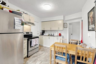395 Rhodes Avenue — more photos