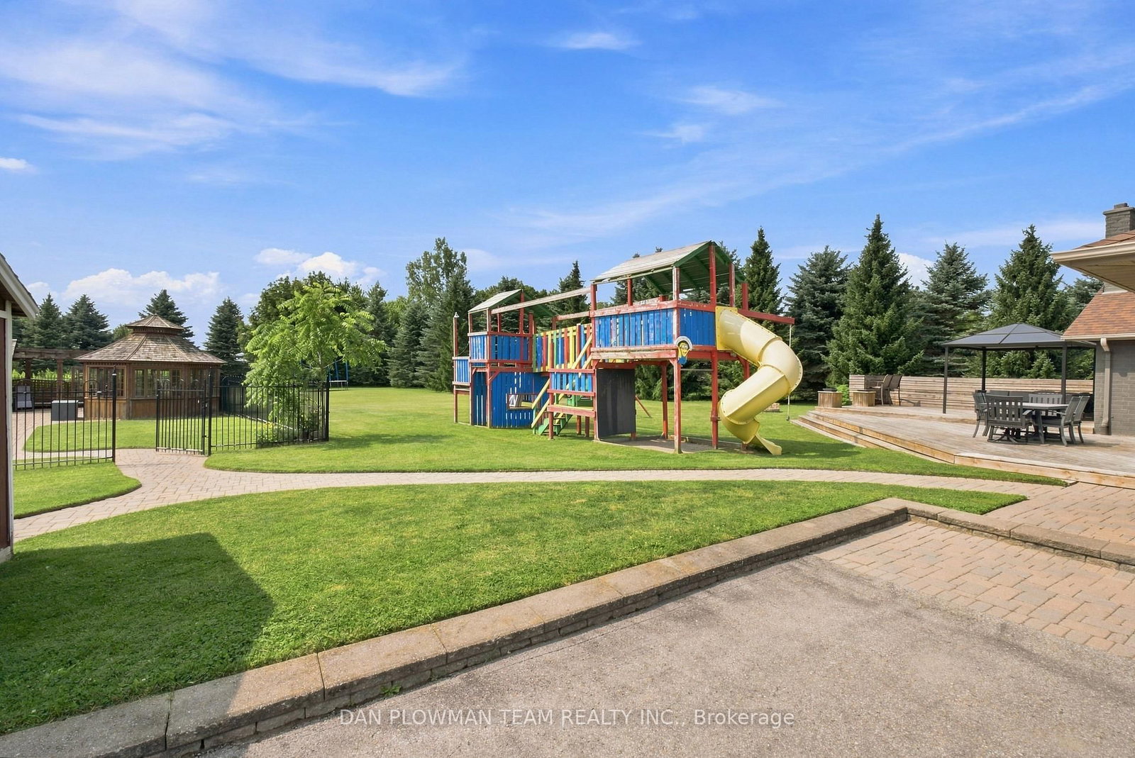 11 Steepleview Court • Oshawa, ON photo 44