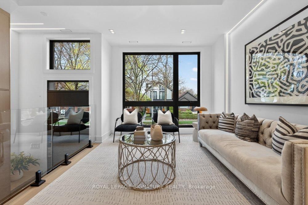 53 Lesmount Avenue, Toronto, ON, photo 3