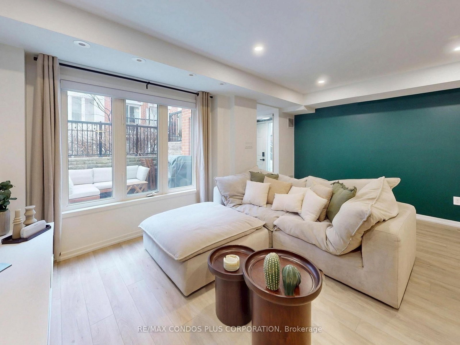 29 Florence Wyle Lane • Toronto, ON photo 12