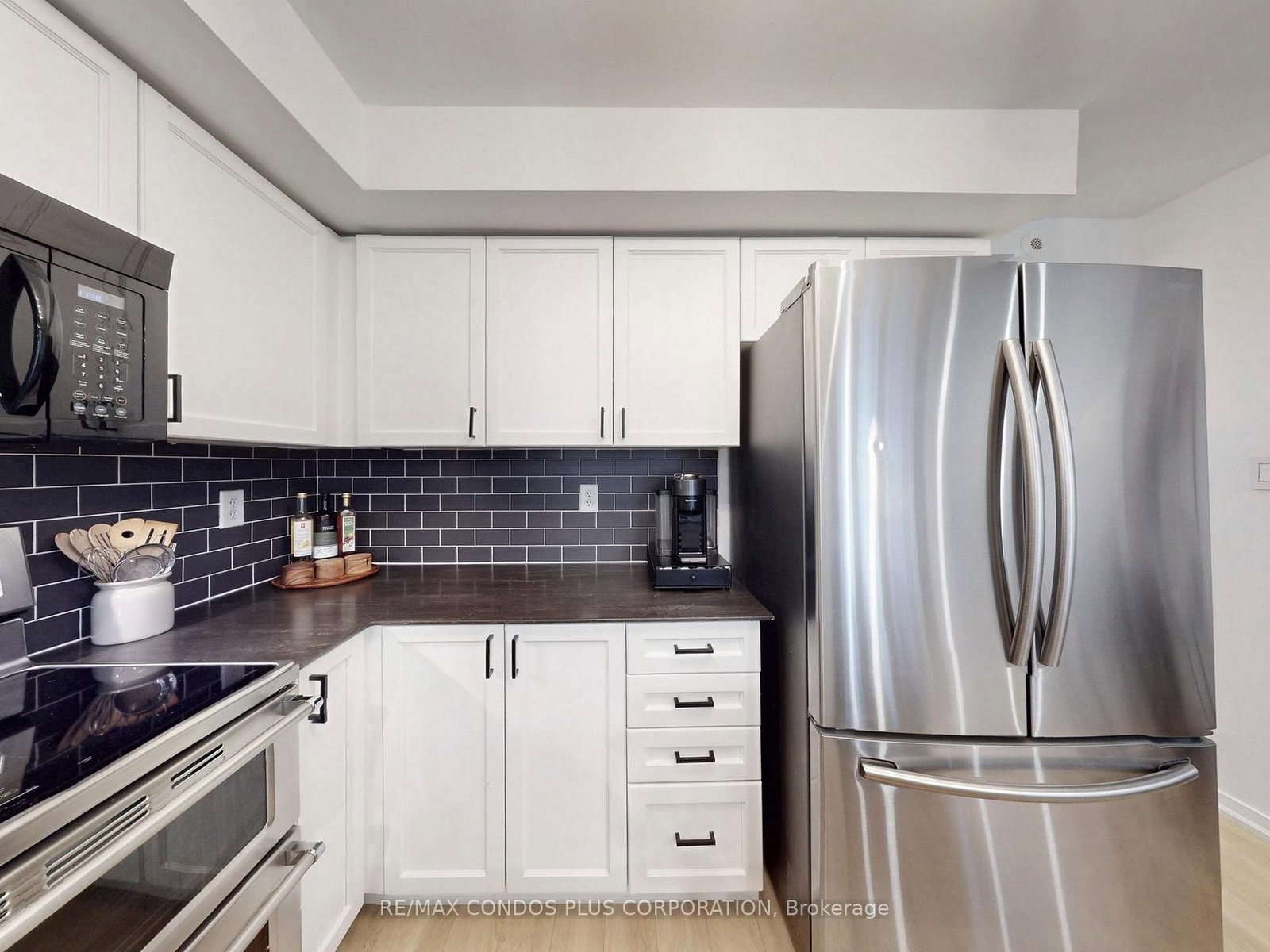 29 Florence Wyle Lane • Toronto, ON photo 18