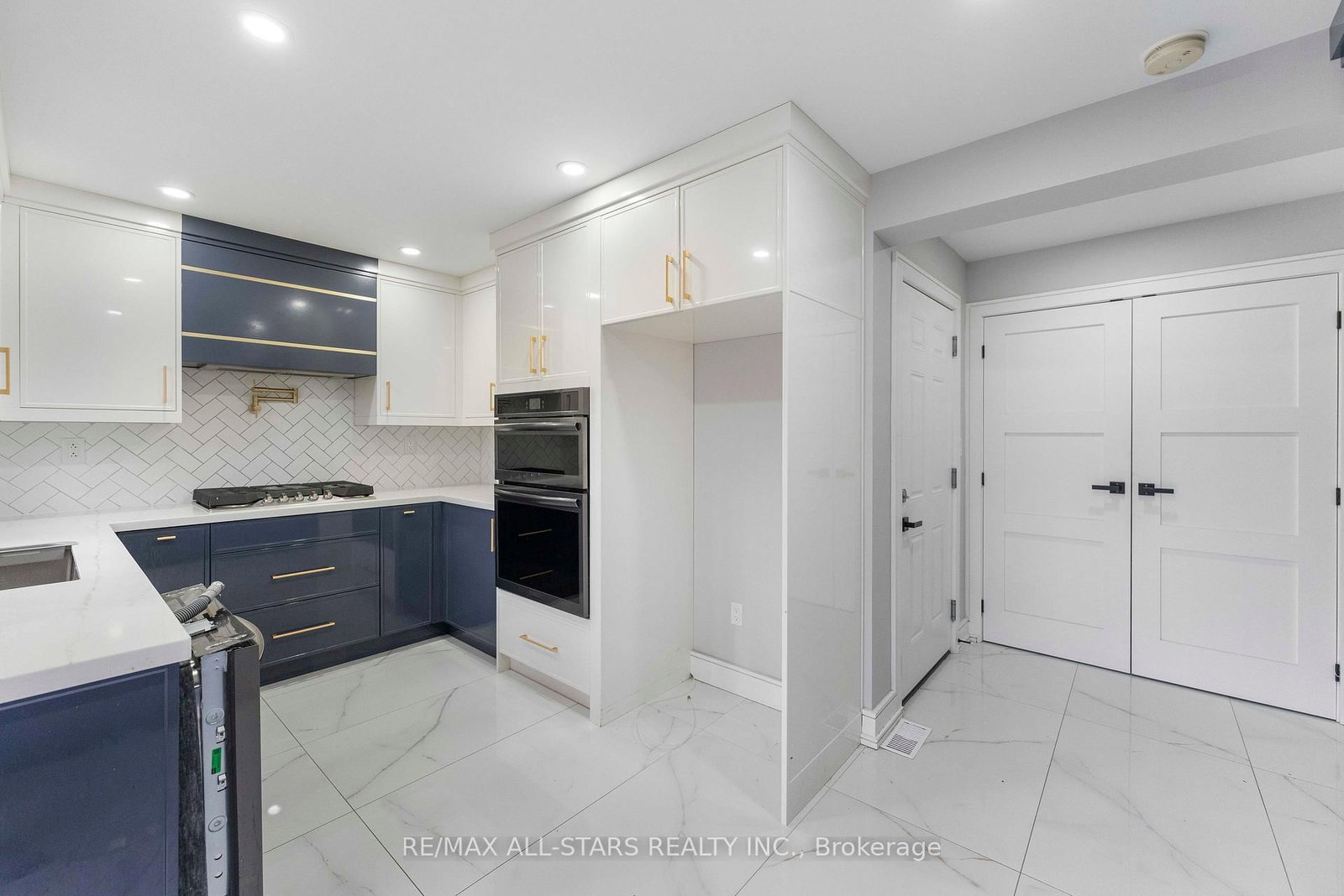 826 Krosno Boulevard • Pickering, ON photo 10