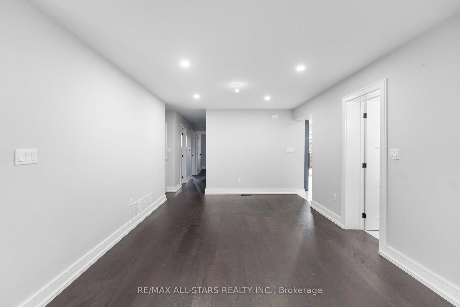 826 Krosno Boulevard • Pickering, ON photo 6