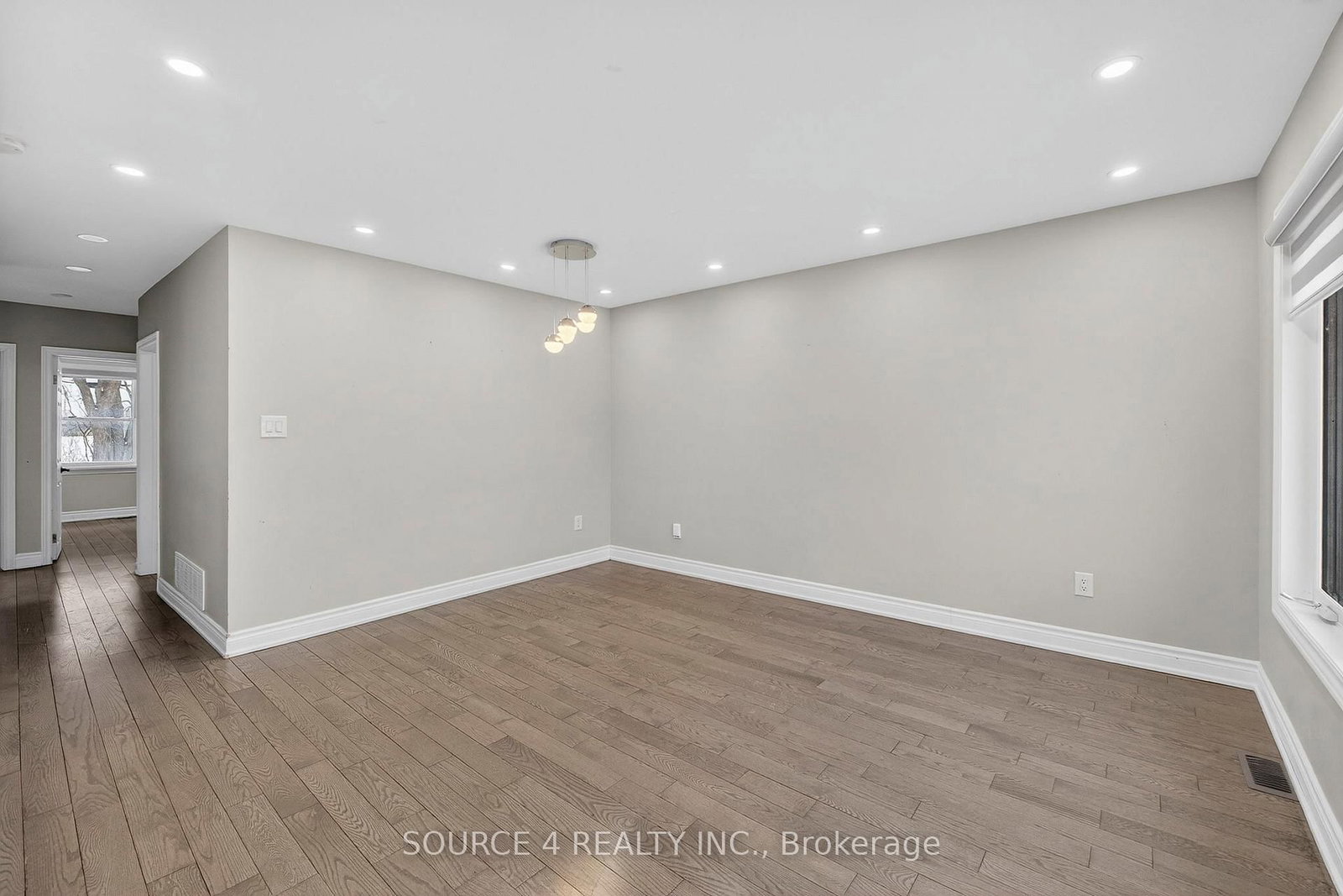 243 Malaga Road • Oshawa, ON photo 4