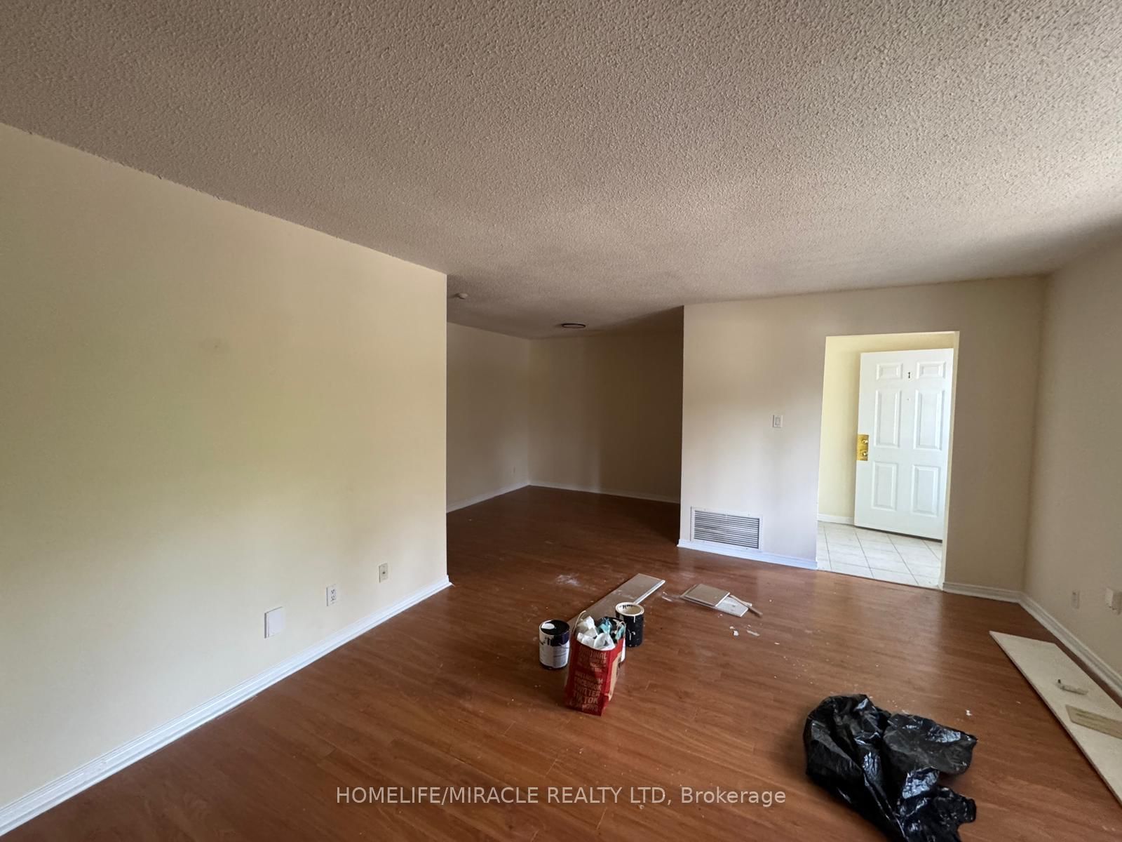 1-565 Kennedy Road, Toronto, ON, photo 4