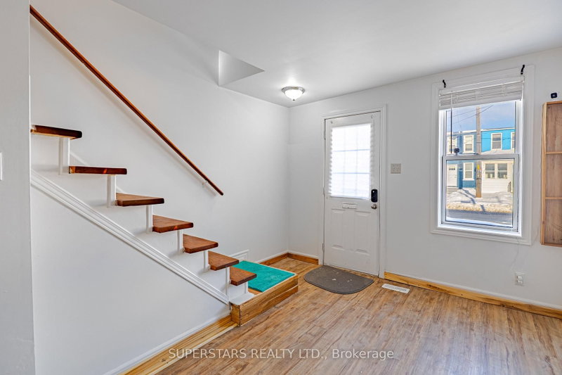 165 1/2 Olive Avenue