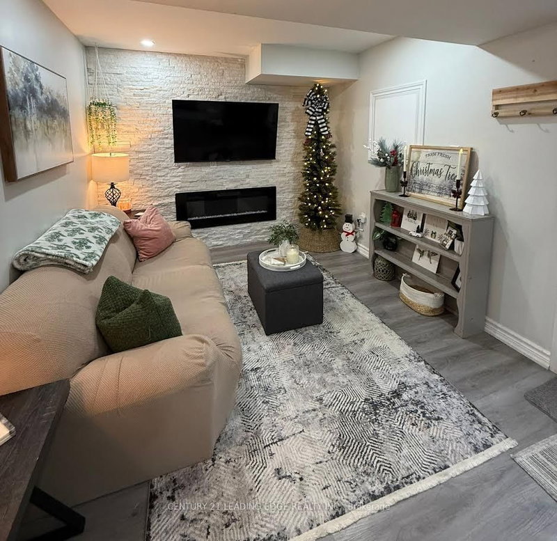 32 Westfield Drive E