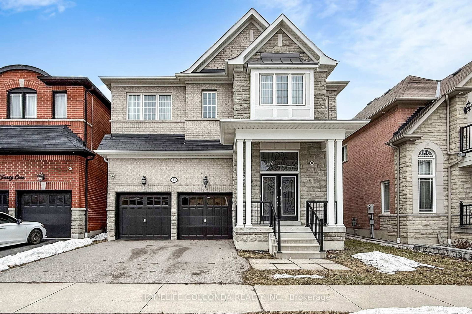 43 Bellotti Crescent • Ajax, ON photo 2