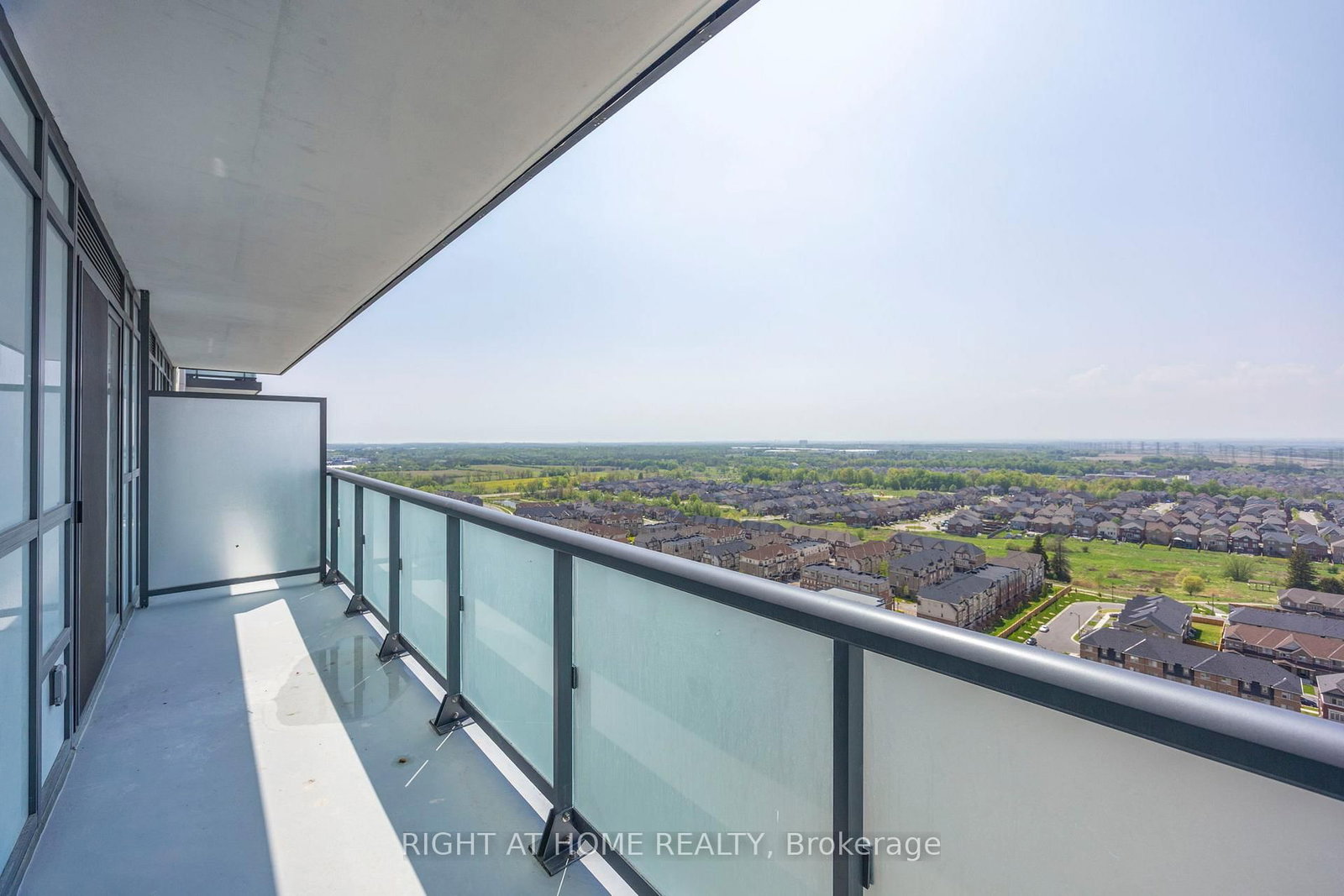 2545 Simcoe Street, Unit 2211 - Photo 25