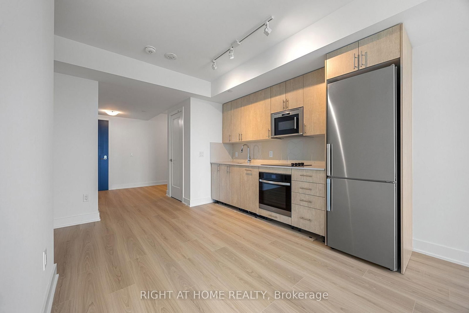 2545 Simcoe Street, Unit 2211 - Photo 7