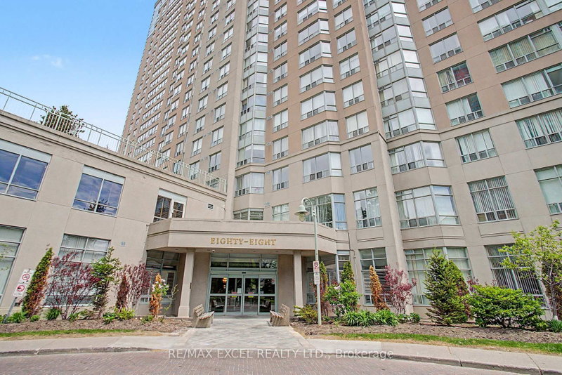 1013 - 88 Corporate Drive