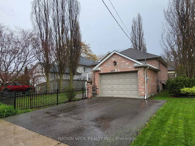 home for sale on 507 Dunlop Street W