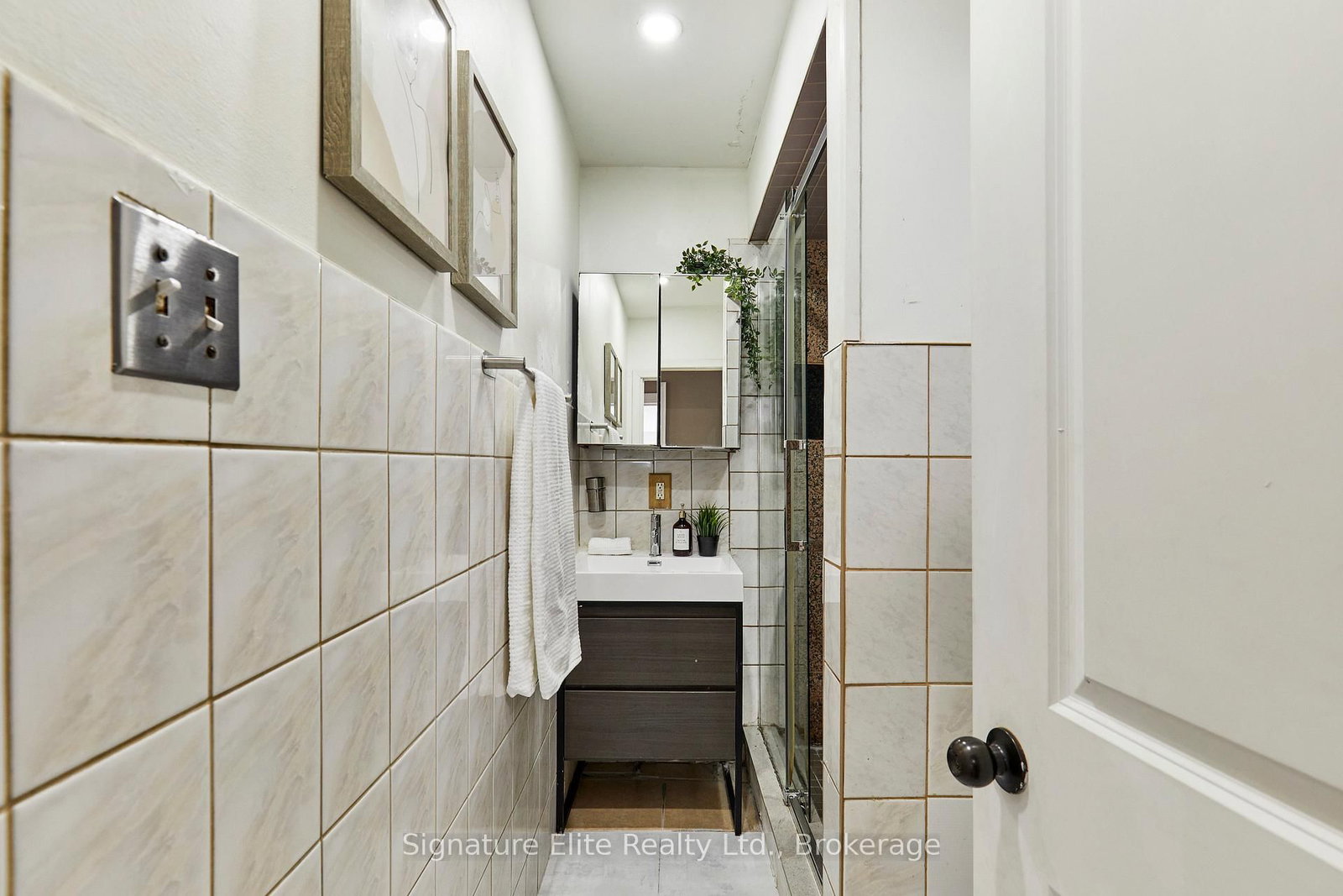 19 Kenworthy Avenue • Toronto, ON photo 19
