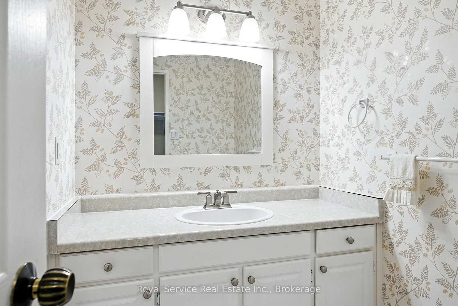 337 Simcoe Street N • #101 • Oshawa, ON photo 16