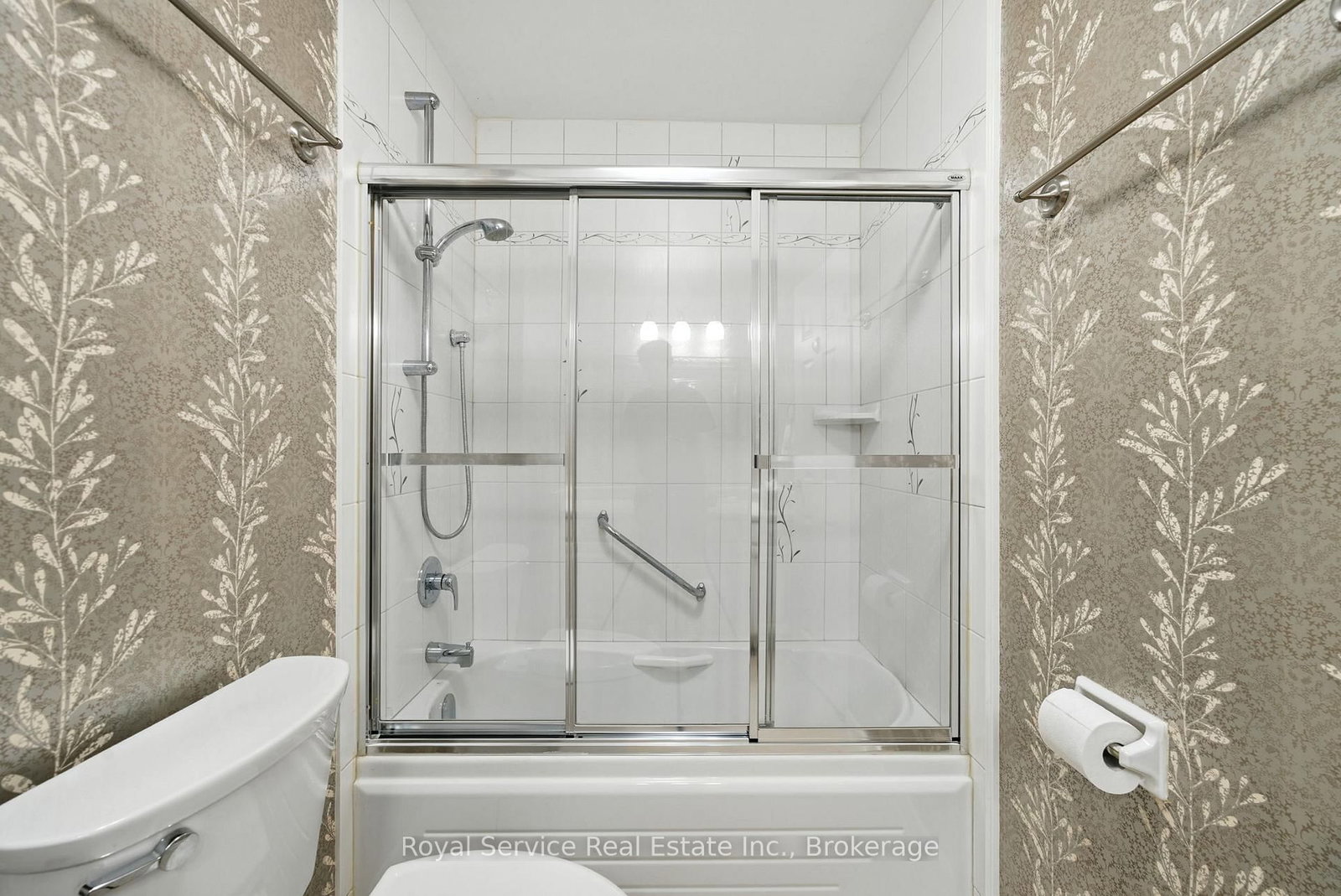 337 Simcoe Street N • #101 • Oshawa, ON photo 17