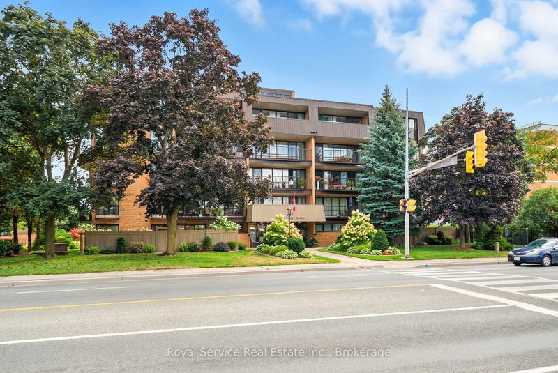 101 - 337 Simcoe Street N