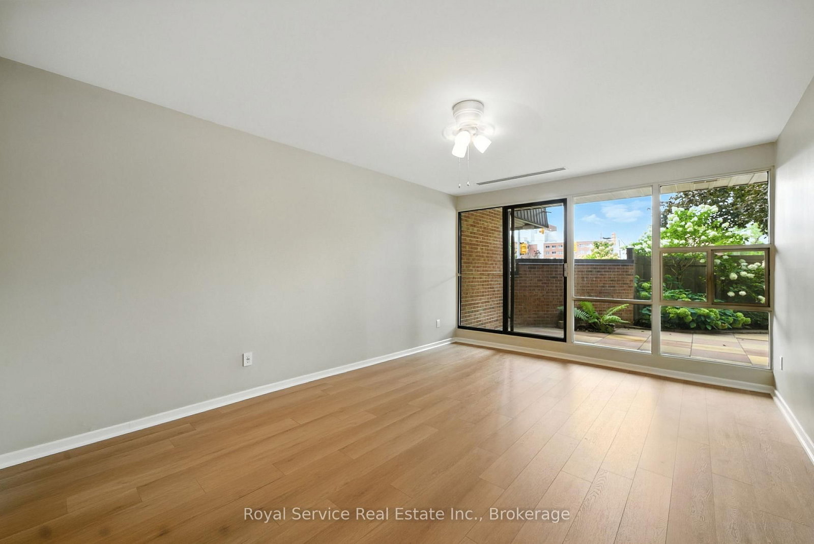 337 Simcoe Street N • #101 • Oshawa, ON photo 20