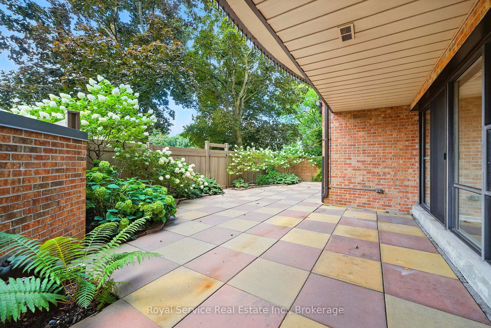 337 Simcoe Street N • #101 • Oshawa, ON photo 29