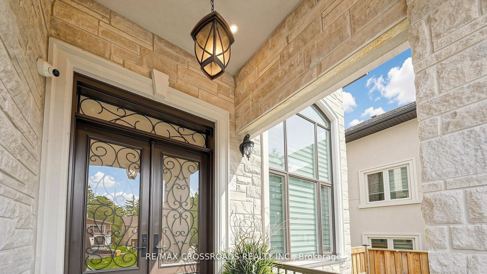1427 Rosebank Road - Photo 3