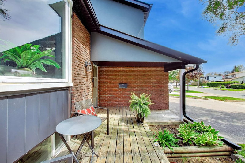 128 Roser Crescent