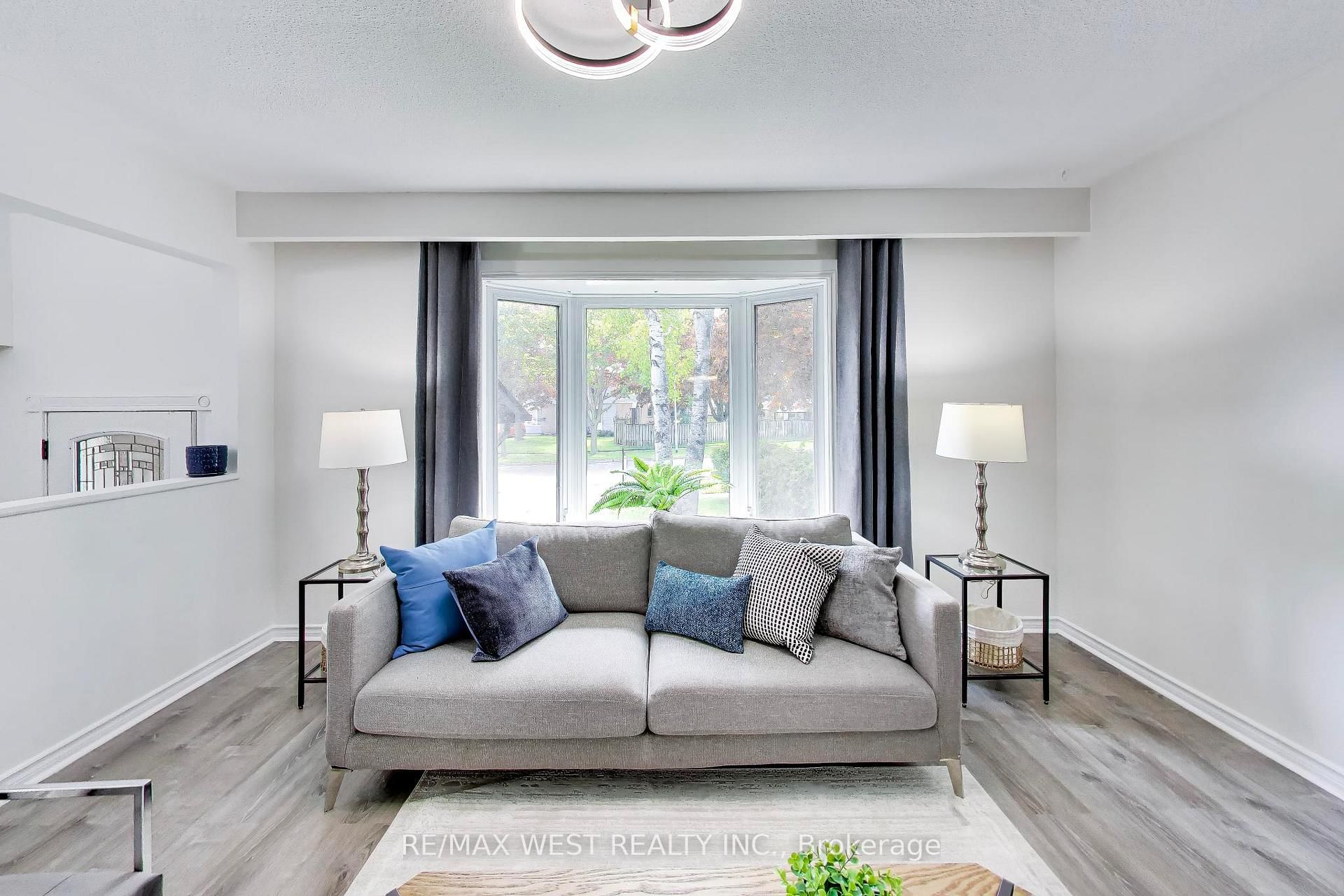 128 Roser Crescent