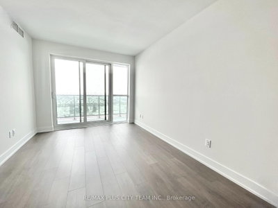 Unit 1217 — 2550 Simcoe Street N — photo 5