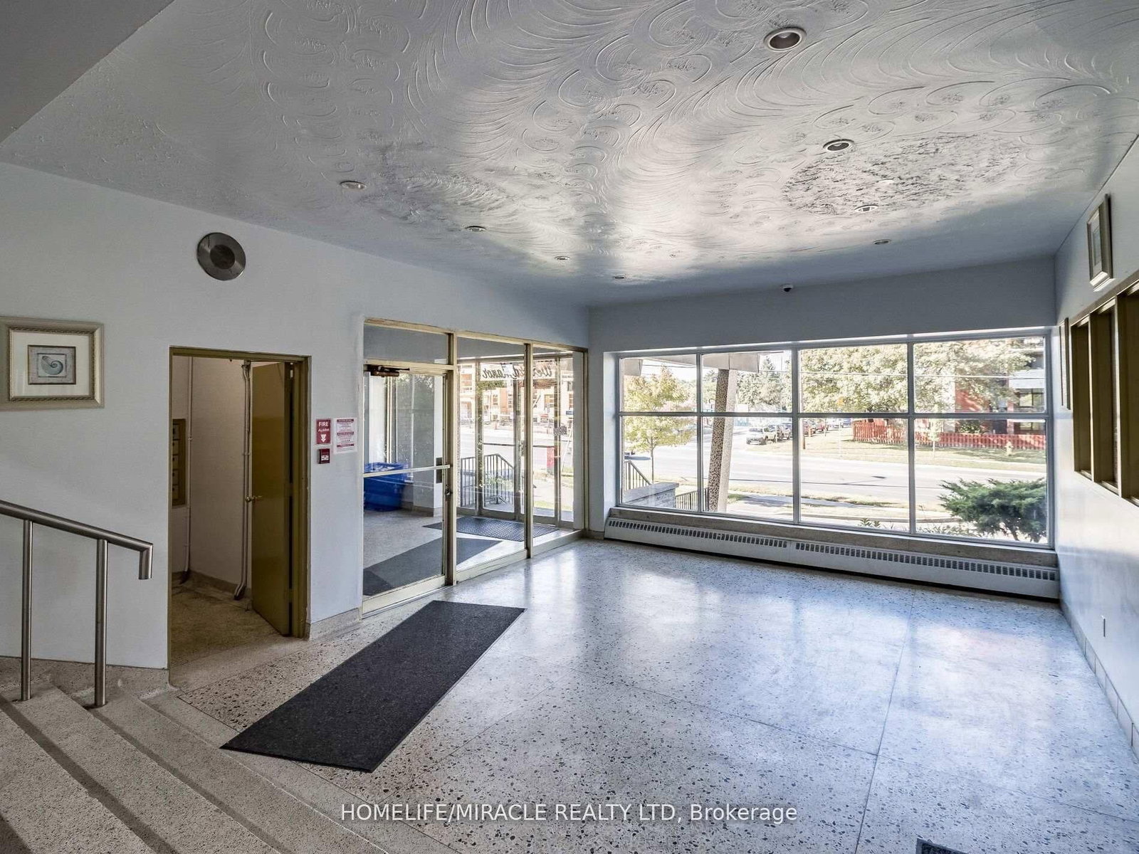 1651 Victoria Pk Avenue, Unit 302 - Photo 34