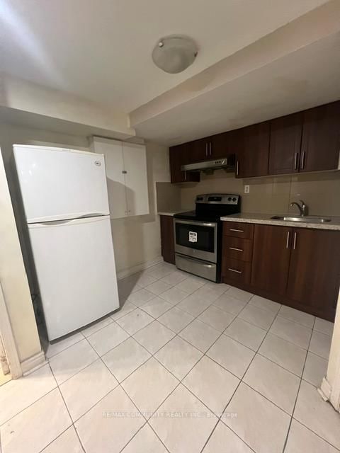Basement-39 Briarglen Court, Toronto, ON, photo 4