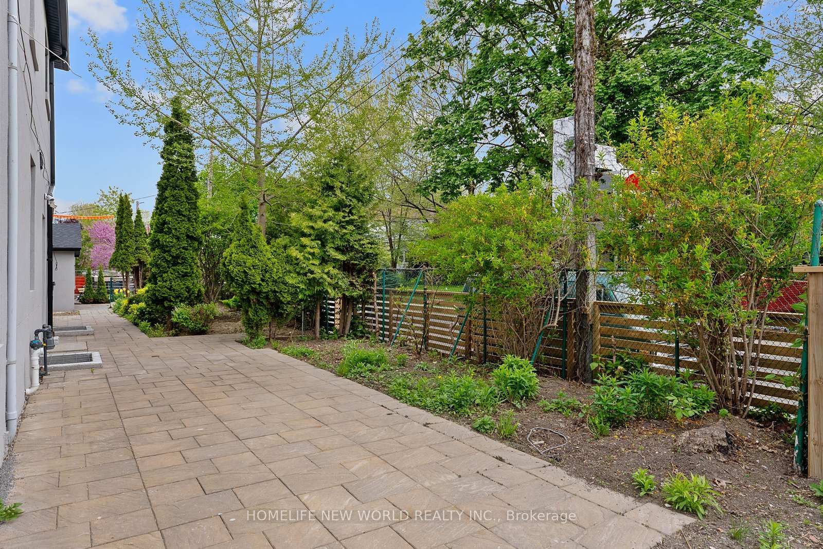 1842 E Dundas Street • Toronto, ON photo 47