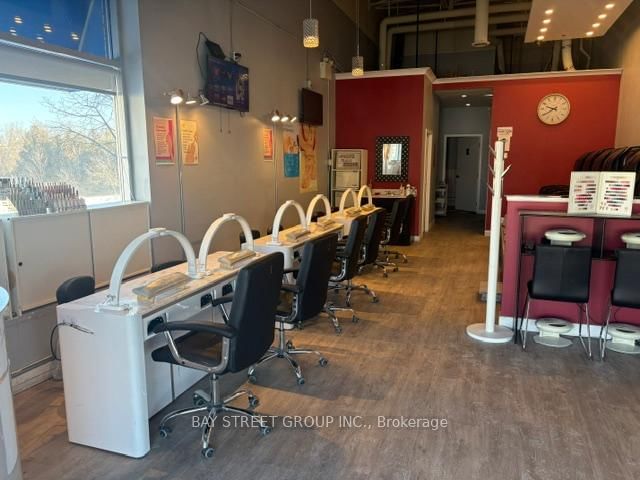 1445 Harmony St photo 2