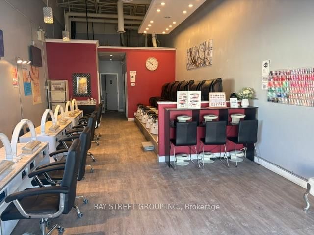 1445 Harmony St photo 4