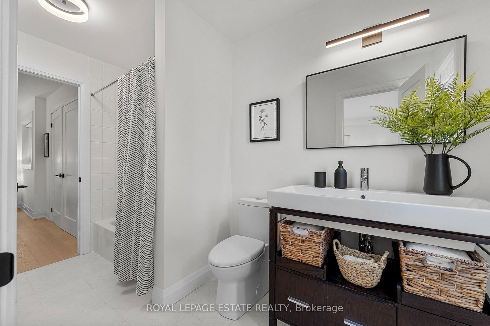 95 Boardwalk Drive • Toronto, ON photo 20