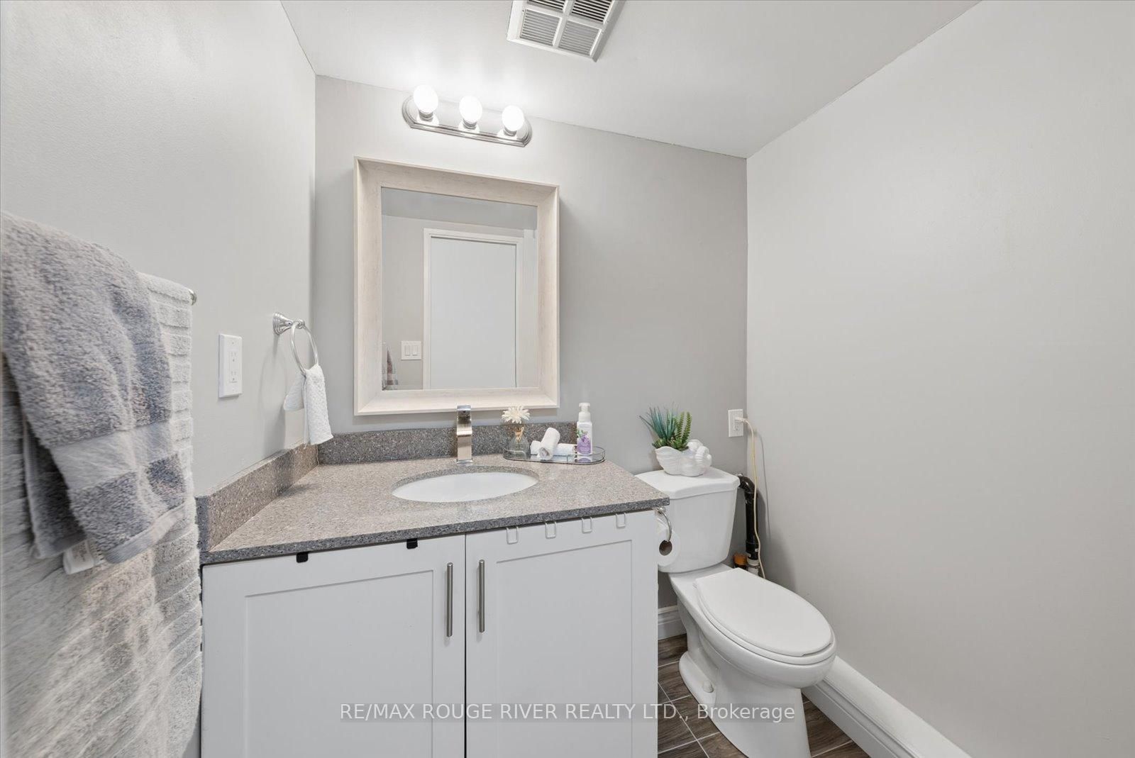 90 Ling Road • #907 • Toronto, ON photo 22
