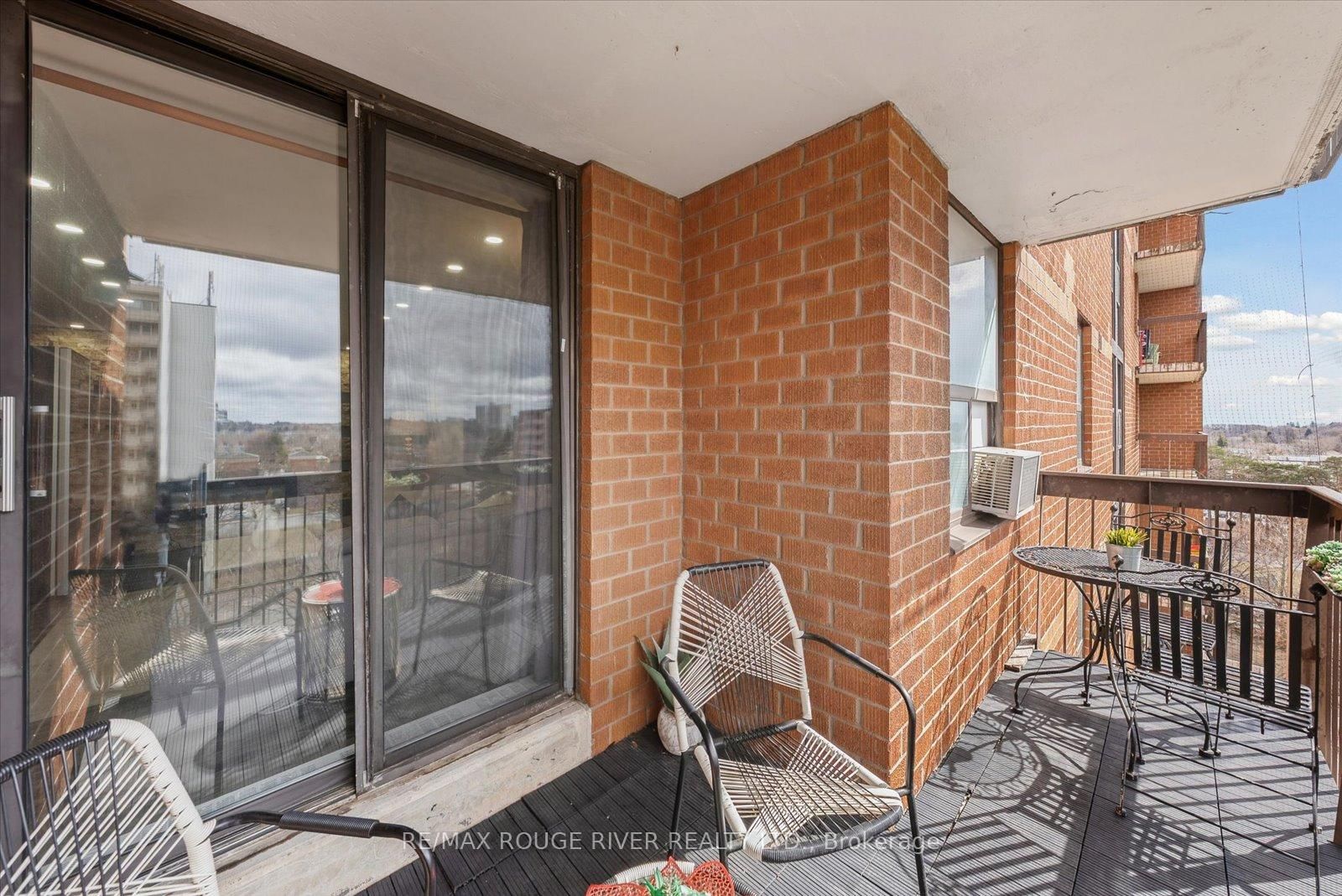 90 Ling Road • #907 • Toronto, ON photo 31