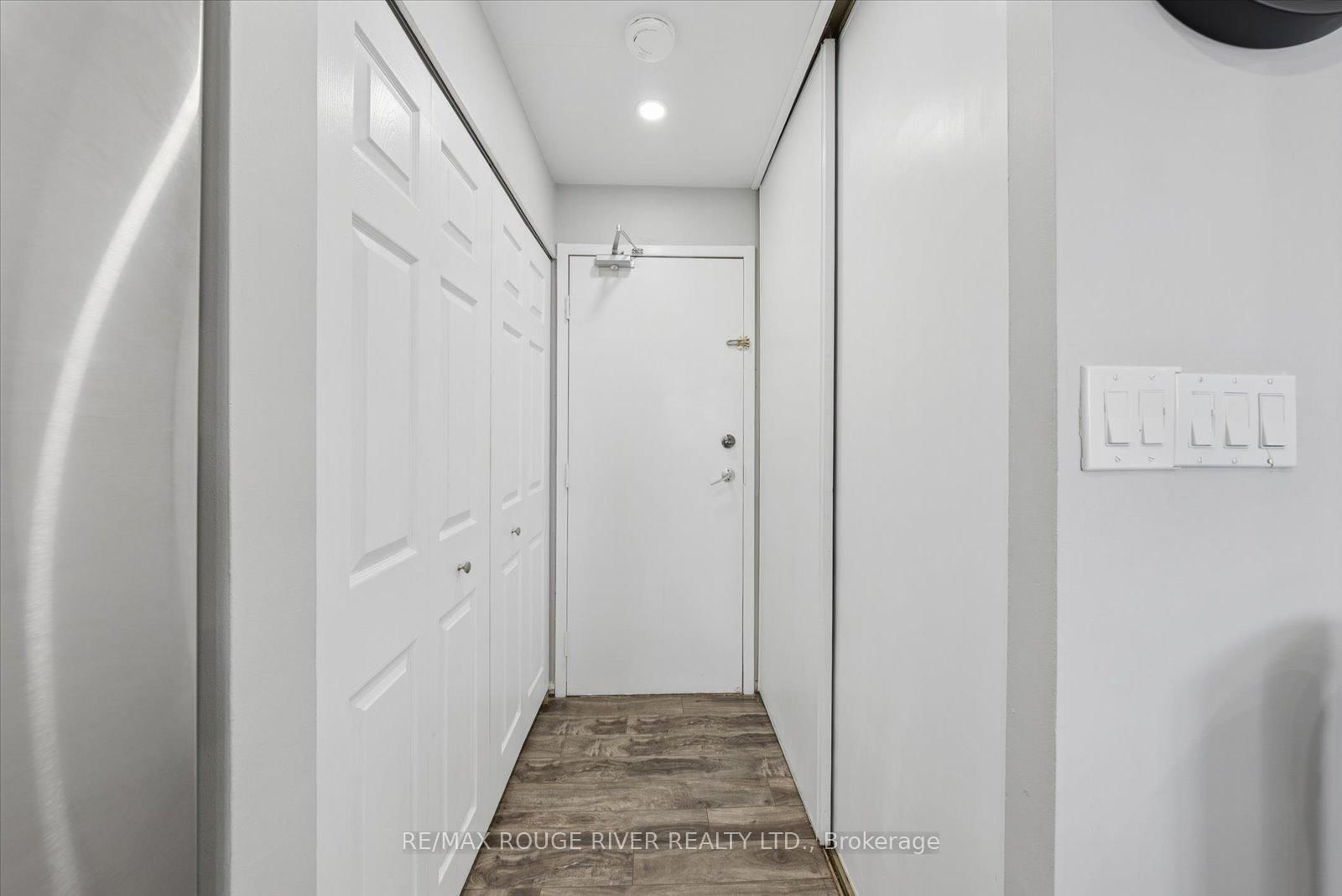 90 Ling Road • #907 • Toronto, ON photo 6