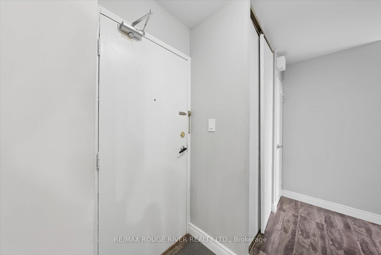 90 Ling Road • #907 • Toronto, ON photo 7