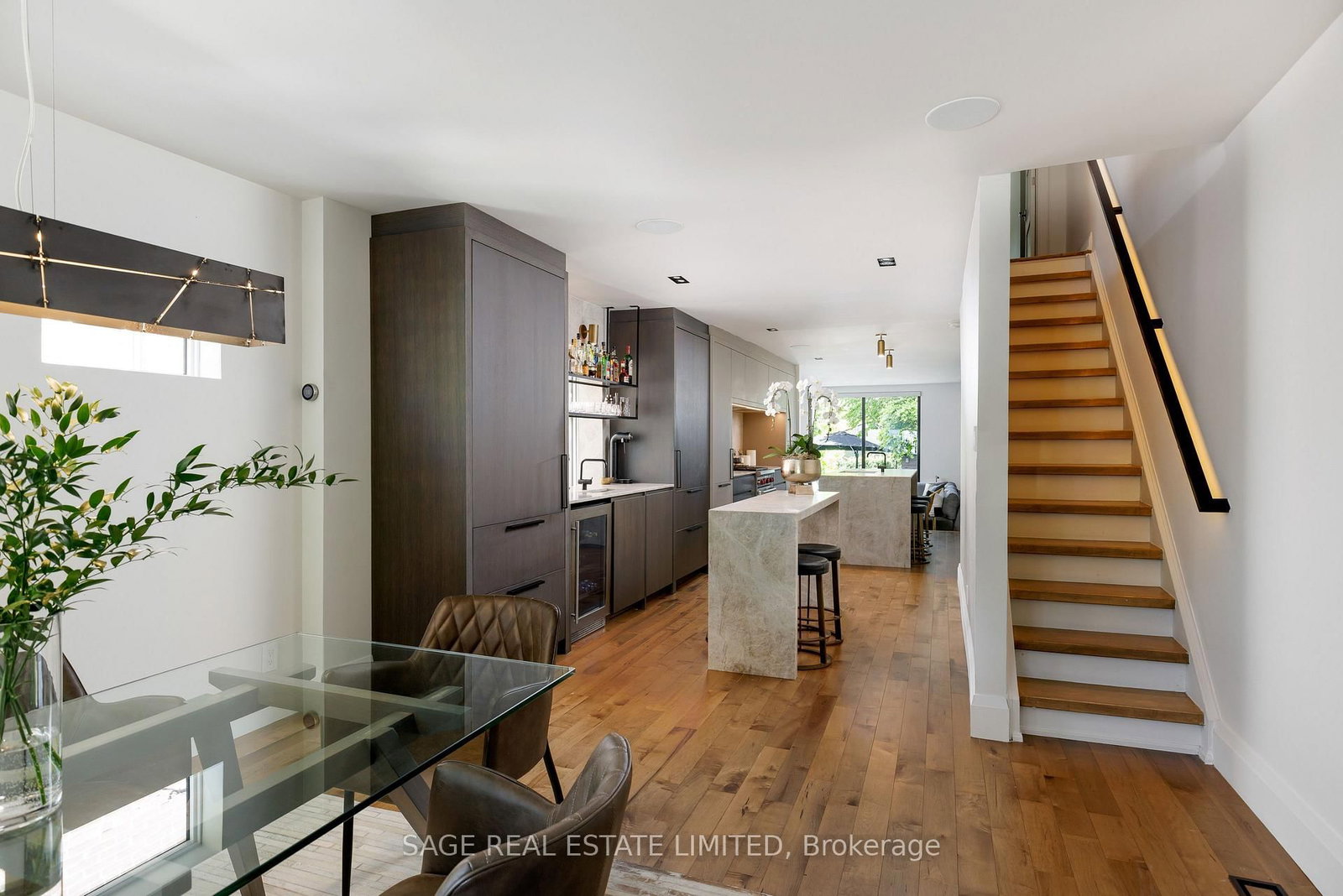 979 Broadview Avenue - Photo 3