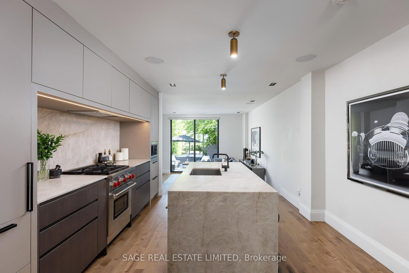 979 Broadview Avenue - Photo 7