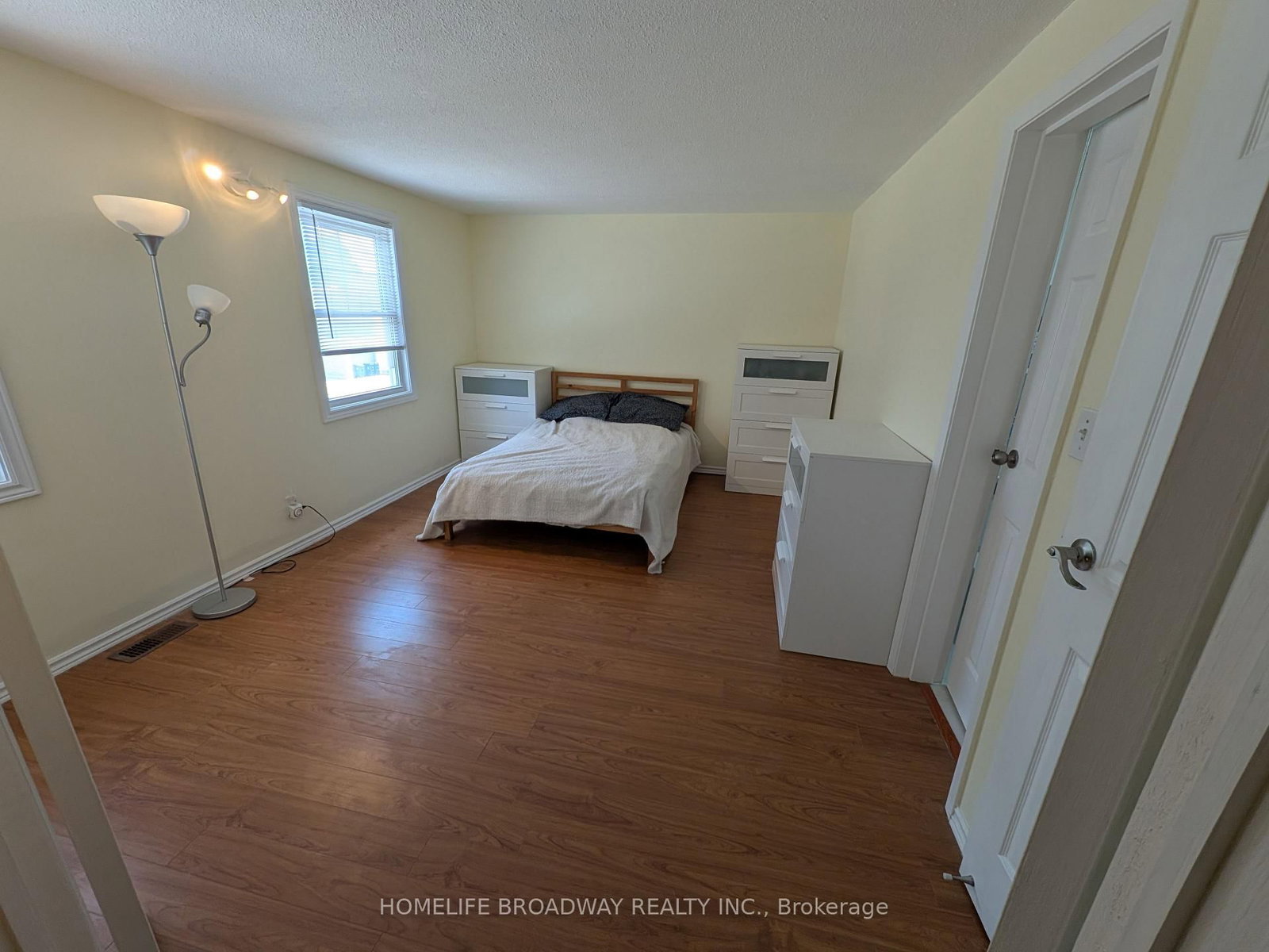 850 Huntingwood Drive • #54 • Toronto, ON photo 8