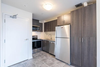 Unit 27 — 155 Tapscott Road — photo 4
