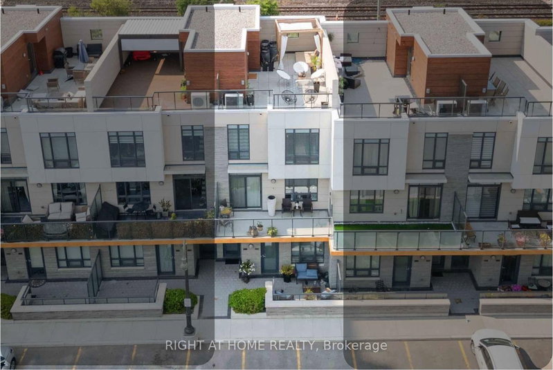 1245 Bayly St #Th8, Pickering, Ontario