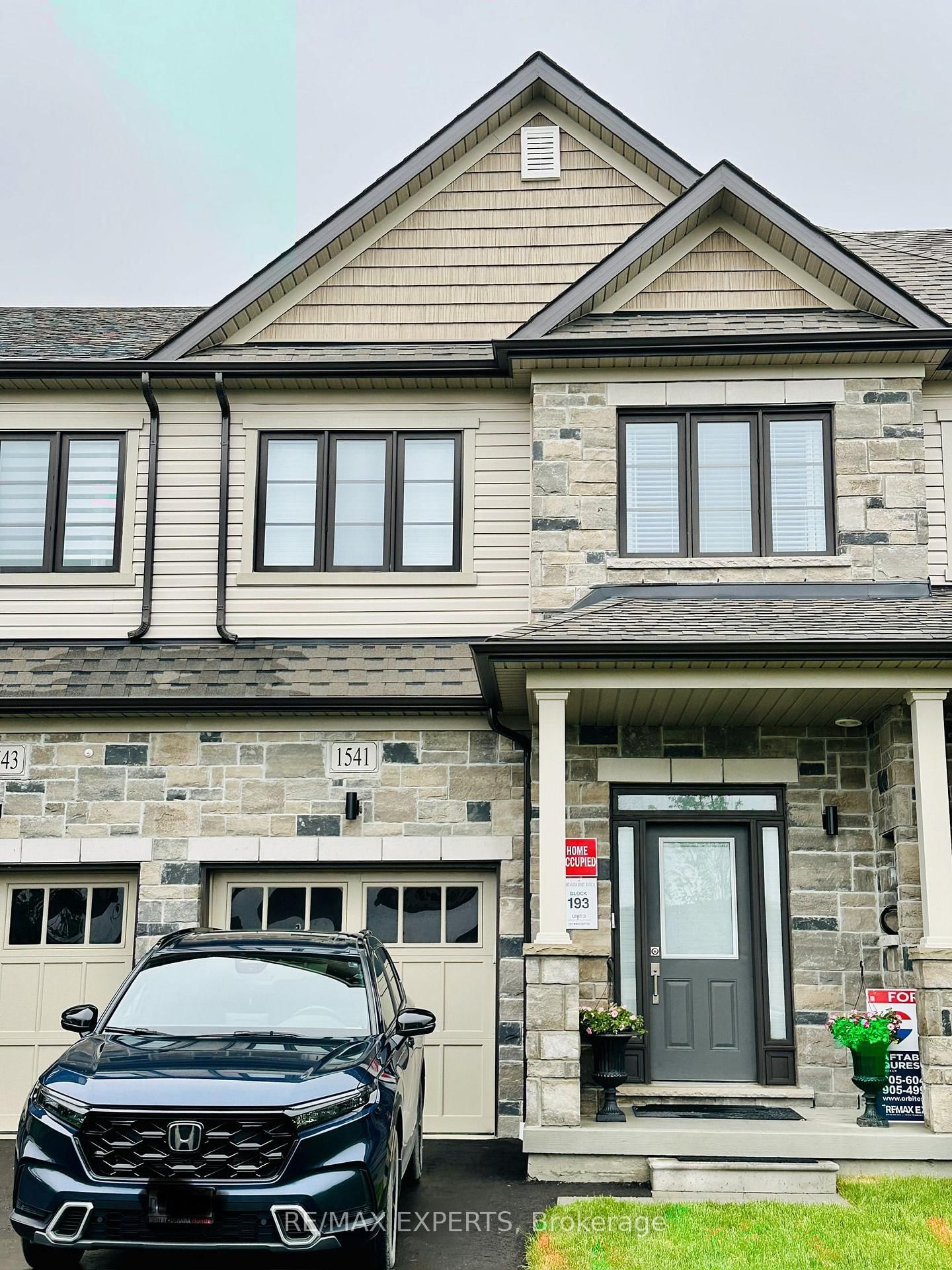 1541 Wheatcroft Drive • Oshawa, ON photo 2
