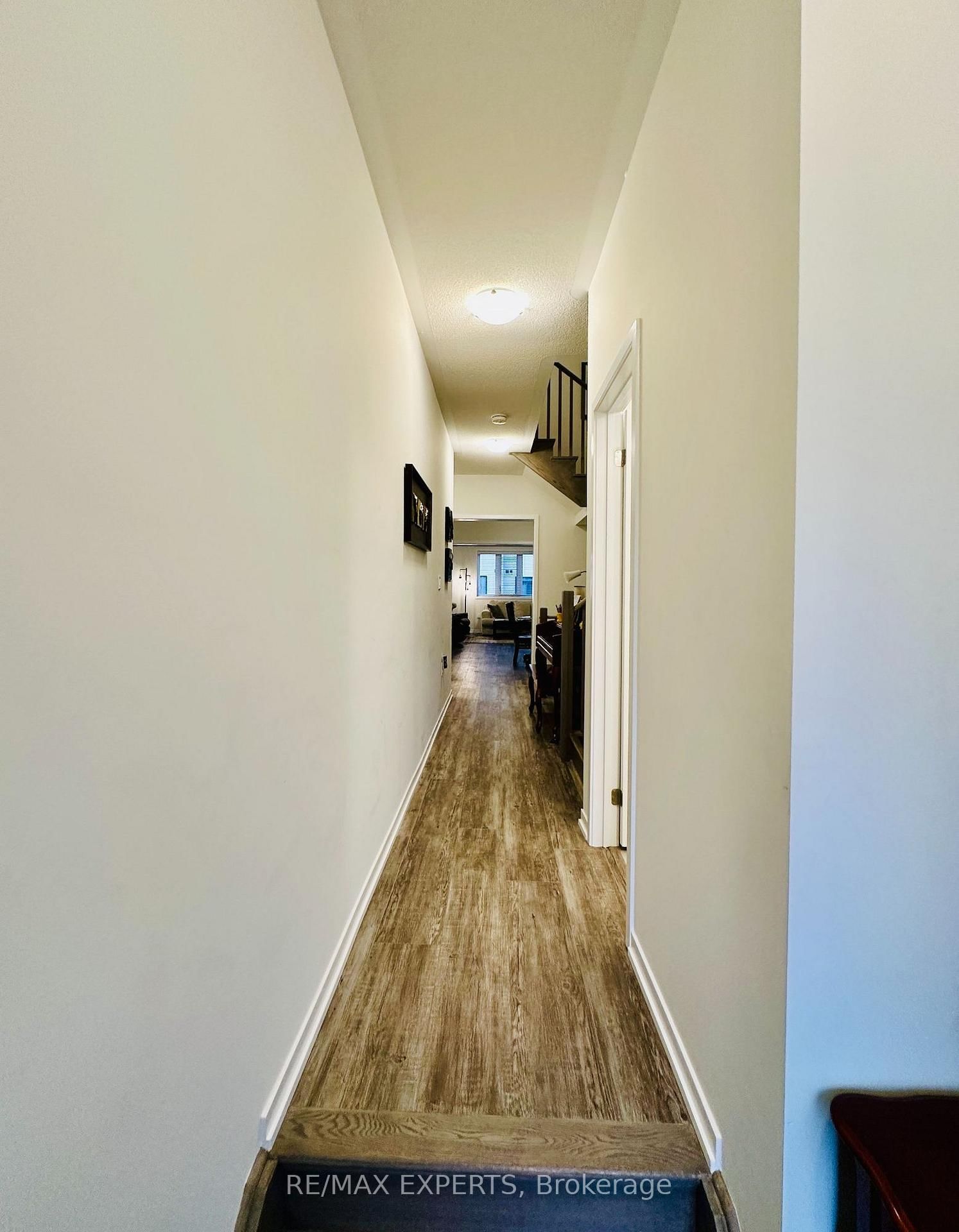1541 Wheatcroft Drive • Oshawa, ON photo 3